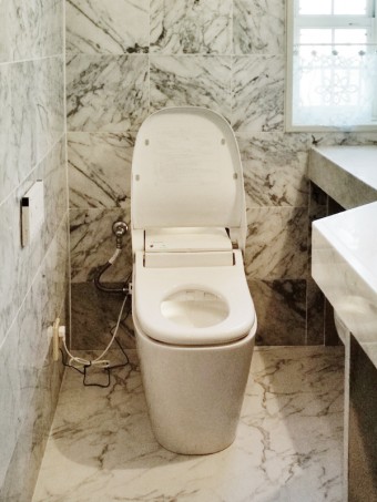 流すたびに泡でキレイ　Panasonic新型ｱﾗｳｰﾉに交換